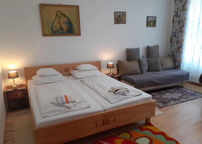 Happyhostel